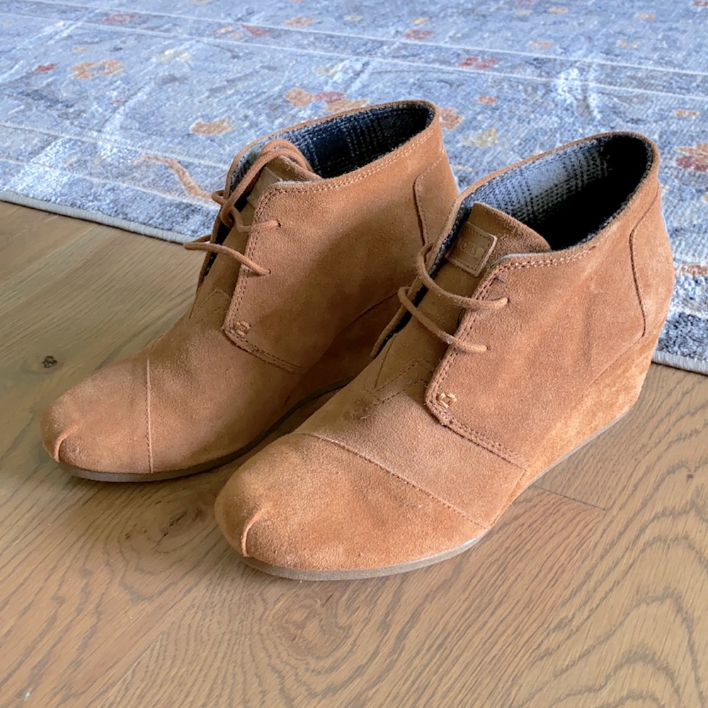 TOMS- Camel Edge Shoe